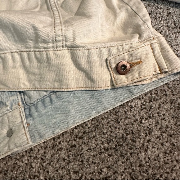 FOREVER 21 M Bleached Denim Jean Jacket Distressed Rips R $35 - Picture 11 of 14